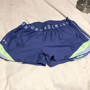 NWOT under armour athletic Shorts in medium
